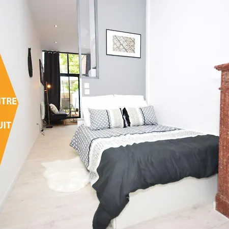 Ferienwohnung HYPER CENTRE VALENCIENNES - WIFI - TERRASSE - TRAMWAY - leRelaisdOdile2 Exterior foto